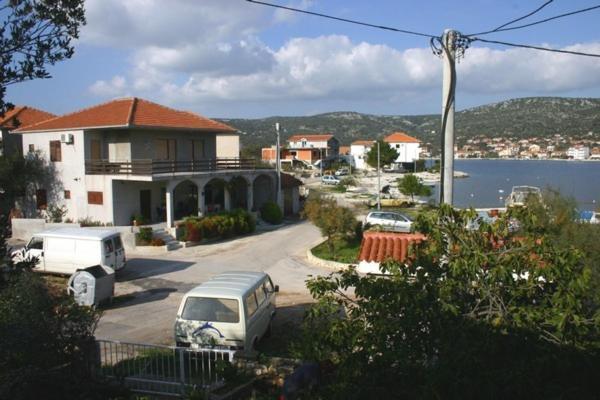 Apartments Ivan Orlic Vinišće エクステリア 写真