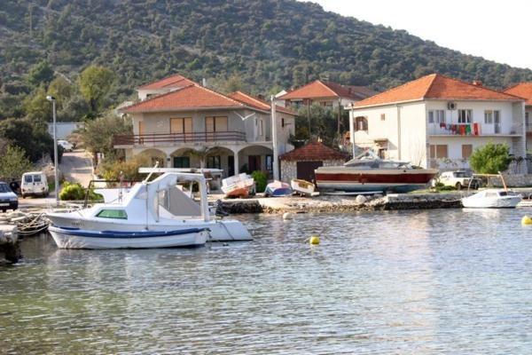 Apartments Ivan Orlic Vinišće エクステリア 写真